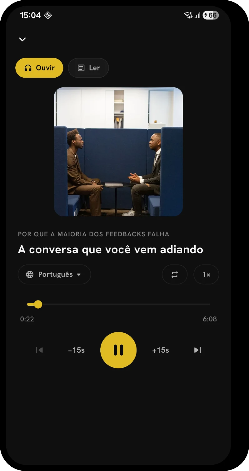 A mesma aula tocando em áudio no aplicativo, com o seletor de idioma do áudio